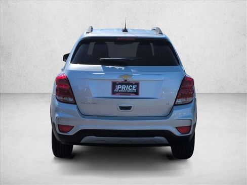 Used 2018 Chevrolet Trax LT w/ LT Convenience Package image 7