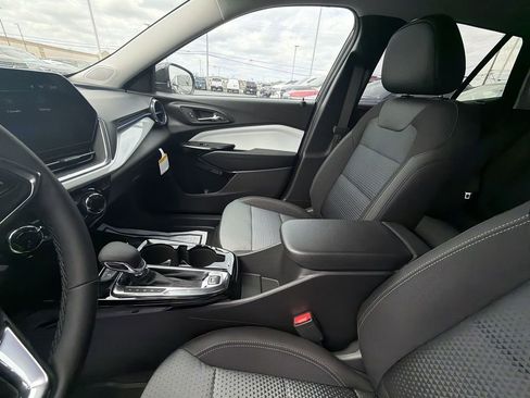 New 2026 Chevrolet Trax LT w/ Driver Confidence Package image 11