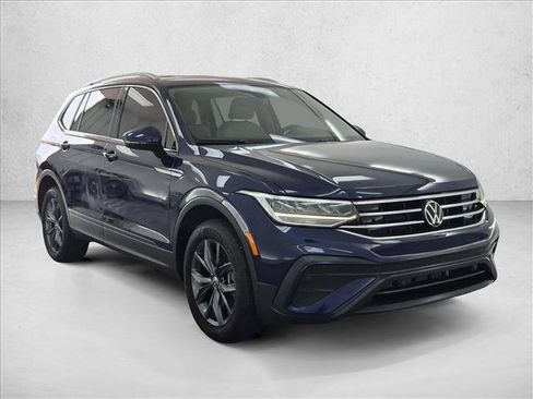 Used 2024 Volkswagen Tiguan SE FWD image 3