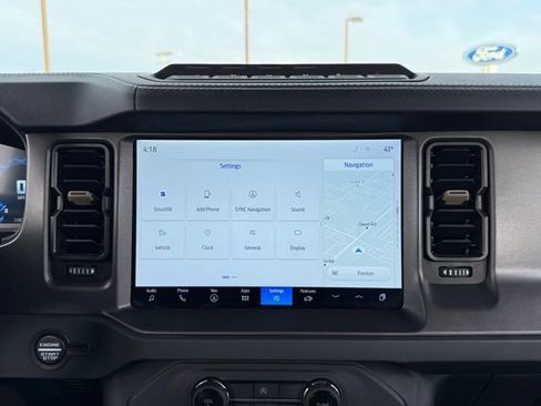 Used 2025 Ford Bronco Badlands image 24