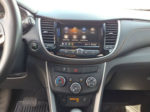 Used 2021 Chevrolet Trax LT w/ Driver Confidence Package FWD image 10