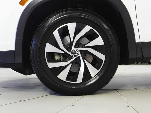 Used 2025 Volkswagen Tiguan S FWD image 5