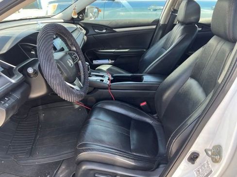 Used 2018 Honda Civic Touring image 6