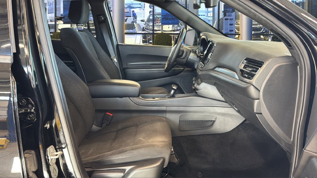Used 2022 Dodge Durango SXT w/ Blacktop Package AWD/4WD image 13