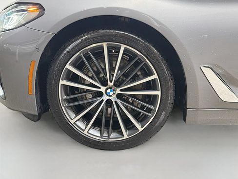 Used 2021 BMW 530i w/ Premium Package RWD image 43