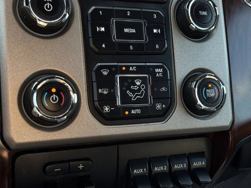 Used 2016 Ford F350 Lariat w/ Lariat Ultimate Package AWD/4WD image 42