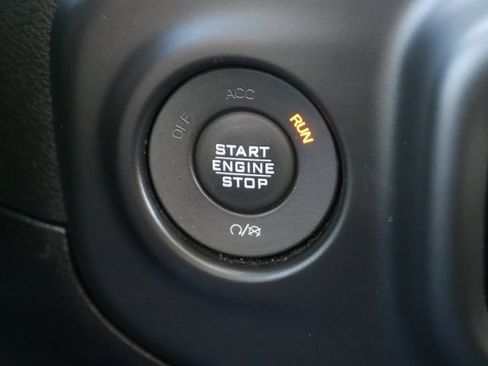 Used 2018 Jeep Wrangler Unlimited Sport image 27