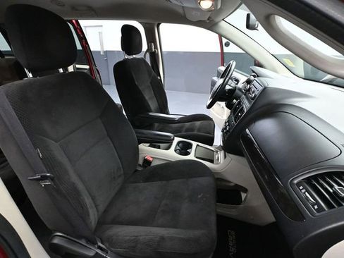 Used 2014 Dodge Grand Caravan SXT w/ Rear Park Assist Package image 43