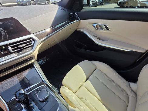 Used 2021 BMW 330i Sedan w/ Driving Assistance Package image 45