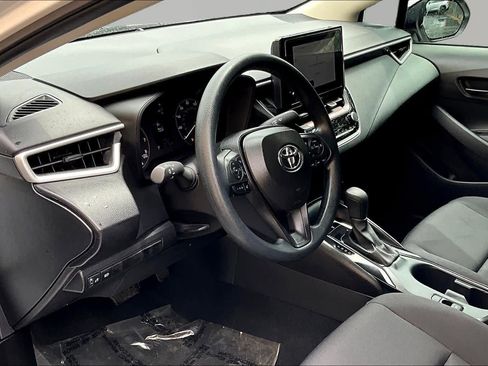 Used 2025 Toyota Corolla LE FWD image 18