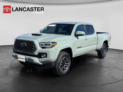Used 2023 Toyota Tacoma TRD Sport AWD/4WD image 3