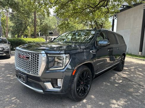 Used 2021 GMC Yukon XL Denali w/ Denali Ultimate Package AWD/4WD image 3