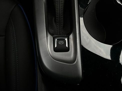 Used 2025 Buick Envista Sport Touring image 21