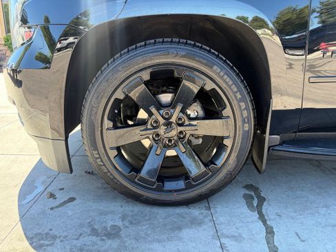 Used 2019 Chevrolet Tahoe Premier w/ RST Edition AWD/4WD image 29