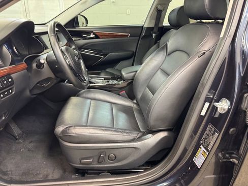 Used 2019 Kia Cadenza Technology image 11