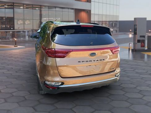 Used 2021 Kia Sportage S w/ S AWD Premium Package image 9