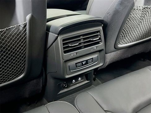 Used 2025 Audi Q7 3.0T Premium Plus image 26