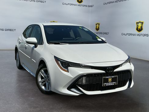 Used 2021 Toyota Corolla SE w/ SE Preferred Package FWD image 3