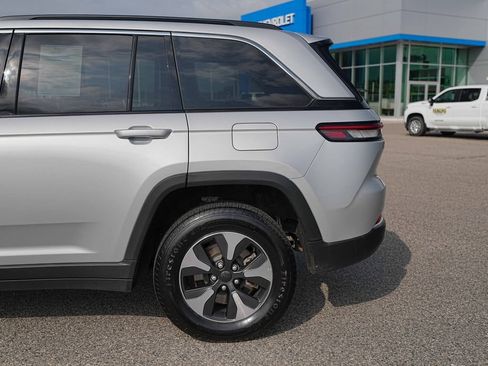 Used 2024 Jeep Grand Cherokee Limited 4xe AWD/4WD image 12