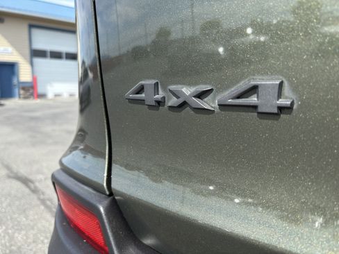 Used 2021 Jeep Cherokee Trailhawk w/ Technology Group AWD/4WD image 13