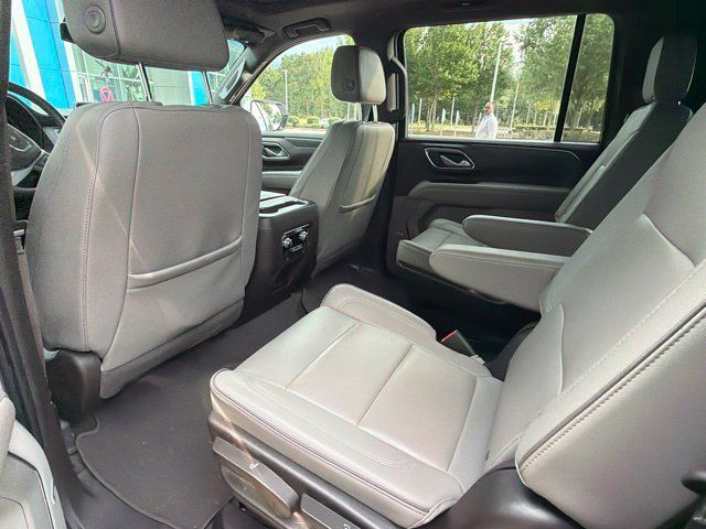 Used 2023 GMC Yukon XL SLT w/ SLT Premium Package RWD image 11