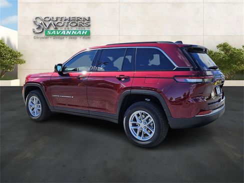 New 2025 Jeep Grand Cherokee Laredo image 3