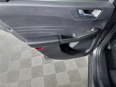 Used 2022 Ford Escape SEL image 16