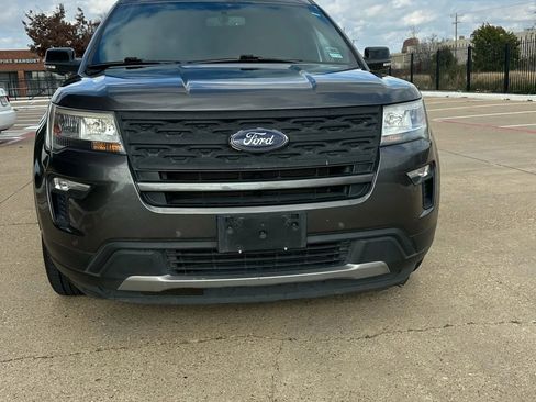 Used 2018 Ford Explorer XLT w/ Equipment Group 202A image 3