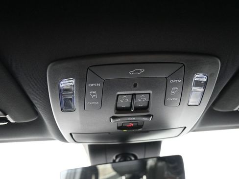 Certified 2025 Toyota Sienna Limited AWD/4WD image 17