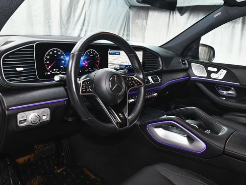 Used 2025 Mercedes-Benz GLS 450 4MATIC image 21