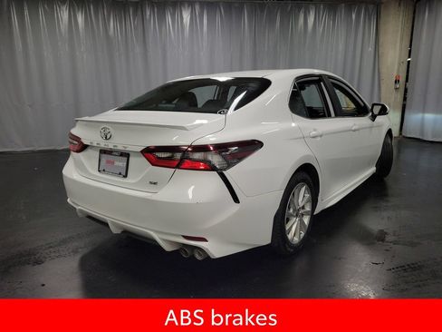 Used 2024 Toyota Camry SE FWD image 8