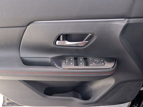 New 2026 Nissan Kicks SR FWD image 12
