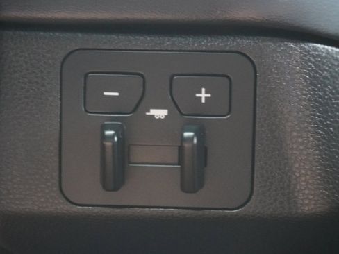 Used 2022 Toyota Tundra Platinum w/ Advanced Package image 30