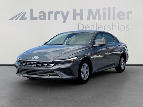 New 2026 Hyundai Elantra SE FWD image 1