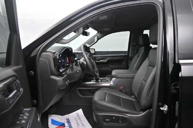 Used 2023 Chevrolet Silverado 1500 LTZ w/ LTZ Premium Package AWD/4WD image 10