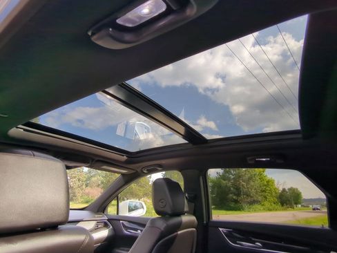 Used 2020 Cadillac XT5 Premium Luxury w/ LPO, Floor Liner Package image 21