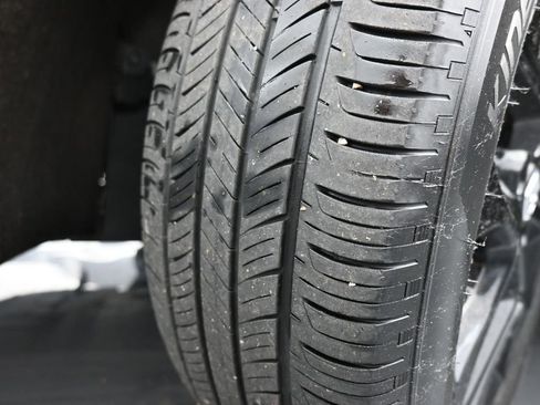 Used 2023 Honda HR-V Sport image 17