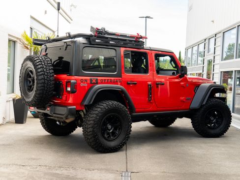 Used 2024 Jeep Wrangler Unlimited AWD/4WD image 8