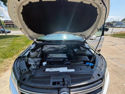 Used 2012 Volkswagen Tiguan S FWD image 11