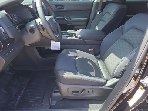 New 2026 Nissan Pathfinder SV image 12