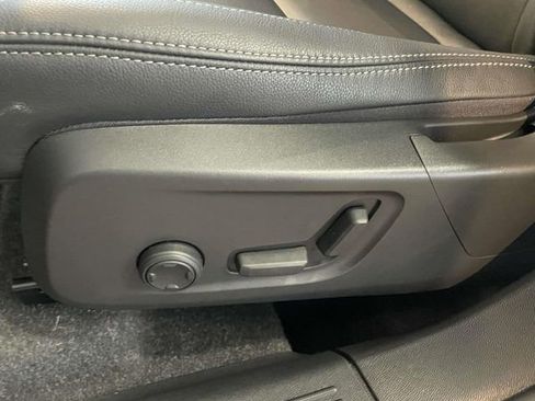 Used 2026 Volvo XC40 B5 Core w/ Climate Package image 15