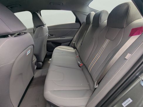 Used 2025 Hyundai Elantra Sport FWD image 28