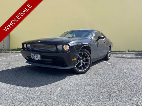 Used 2010 Dodge Challenger SE RWD image 1