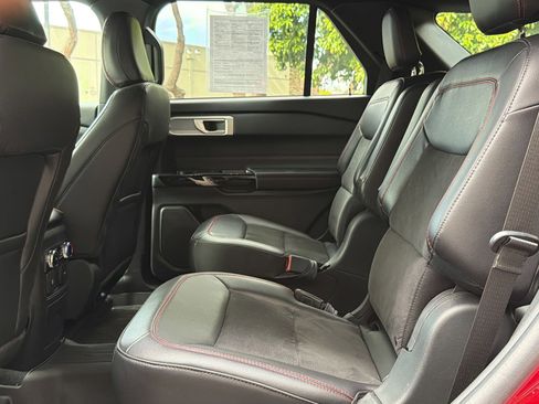 Used 2023 Ford Explorer ST-Line w/ Class IV Trailer Tow Package AWD/4WD image 27