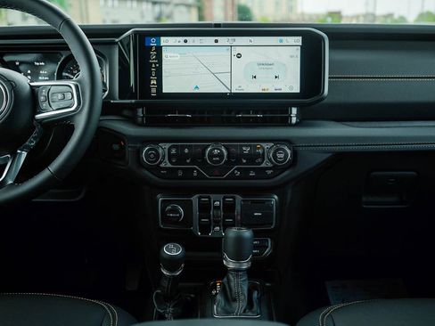 New 2026 Jeep Wrangler Unlimited Sahara AWD/4WD image 16