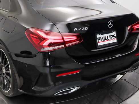 Used 2021 Mercedes-Benz A 220 w/ AMG Line image 12