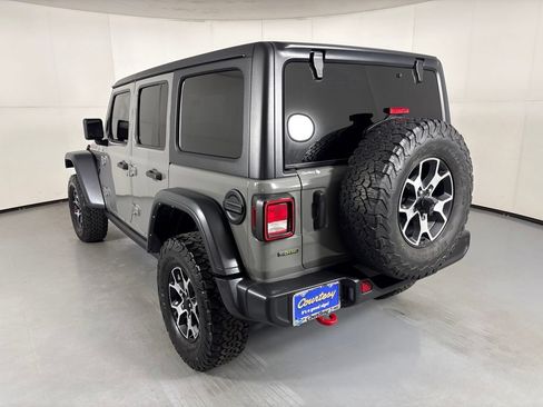 Used 2022 Jeep Wrangler Unlimited Rubicon AWD/4WD image 6