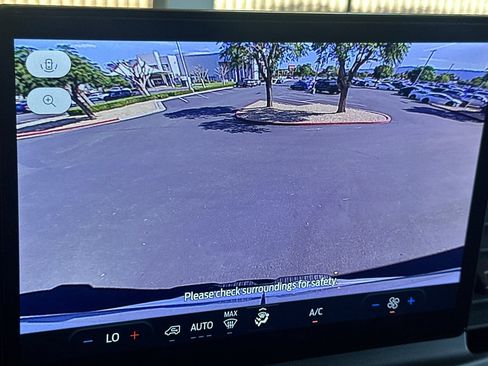 Used 2022 Ford E-Transit Medium Roof w/ Load Area Protection Package image 22