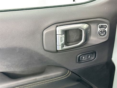 Used 2024 Jeep Wrangler Unlimited Sahara image 24