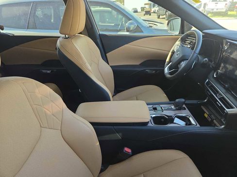 Used 2025 Lexus RX 350 Premium image 11
